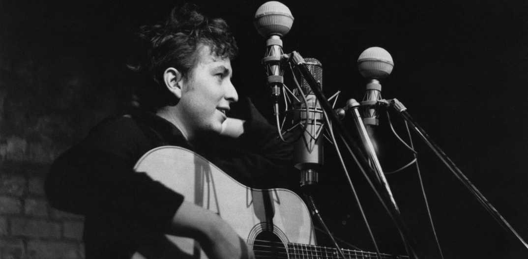 Bob Dylan: Πώς δημιουργήθηκε το ντεμπούτο άλμπουμ που ηχογράφησε τον Νοέμβριο του 1961.