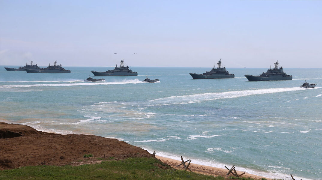 Ρωσικά πολεμικά πλοία στην Κριμαία