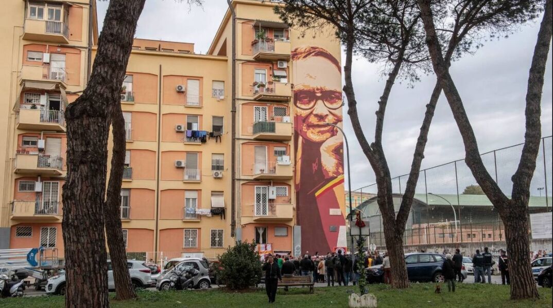 Ιταλία: Γκράφιτι για τον Ένιο Μορικόνε σε κεντρική πλατεία της Ρώμης