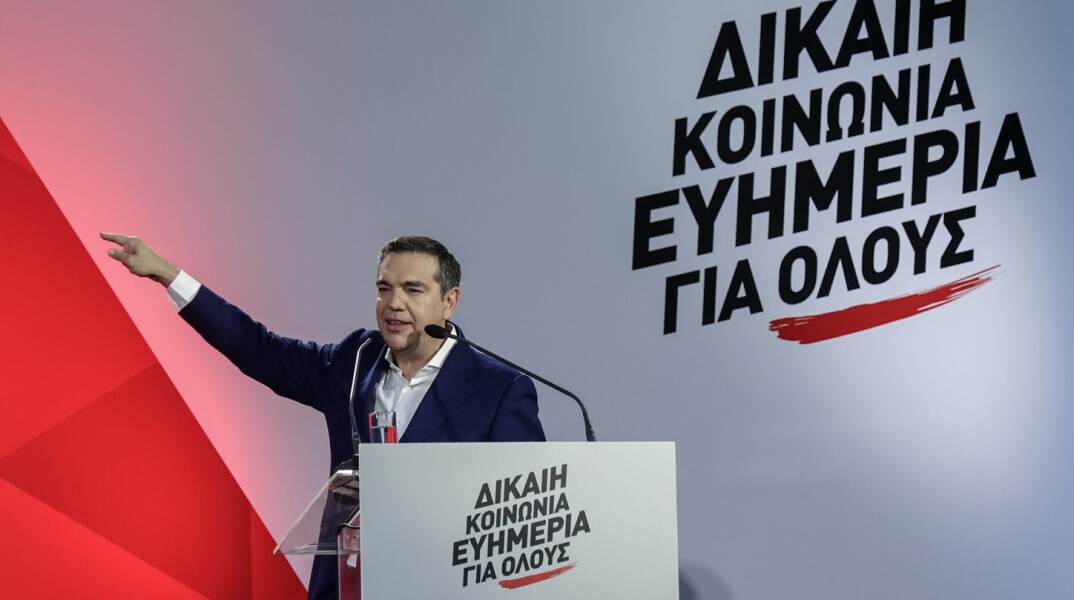 Τσίπρας: Μία νέα στρατηγική για τον τουρισμό και τις μικρομεσαίες επιχειρήσεις