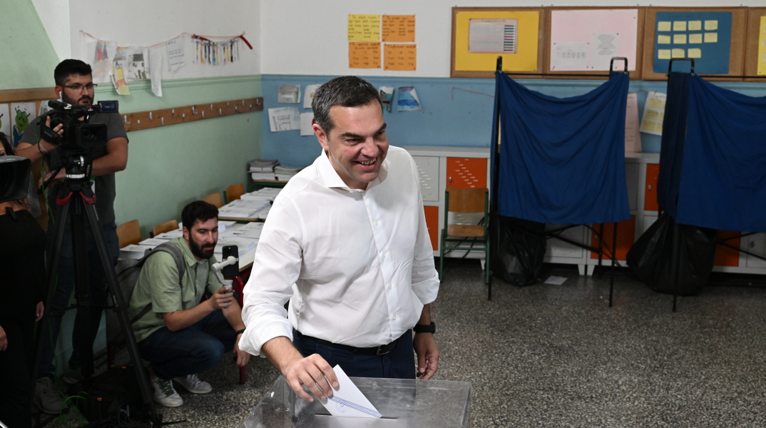 Ο Αλέξης Τσίπρας άσκησε το εκλογικό του δικαίωμα