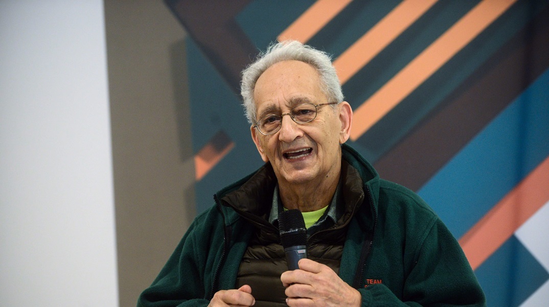 Πέθανε σε ηλικία 87 ετών ο διάσημος ζωγράφος Frank Stella