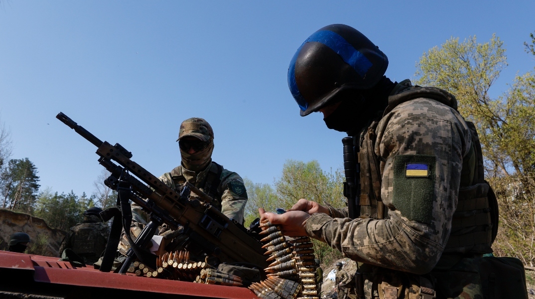 ουκρανοι στρατιωτες, σφαιρες, οπλα