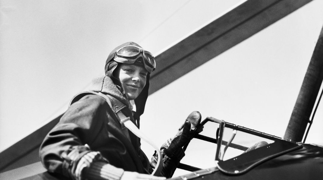 Σαν σήμερα: Αμέλια Έρχαρτ, η πρώτη γυναίκα πιλότος που διέσχισε τον Ατλαντικό