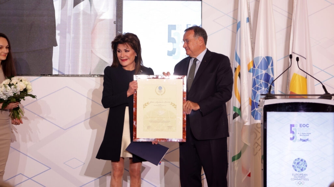 Η κ. Γιάννα Αγγελοπούλου-Δασκαλάκη τιμήθηκε με το Βραβείο της Ολυμπιακής Δάφνης