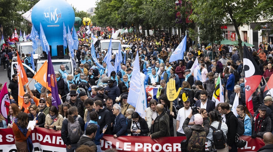 Γαλλία: Χιλιάδες άνθρωποι στους δρόμους διαδηλώνουν κατά της ακροδεξιάς - Επί ποδός 21.000 αστυνομικοί