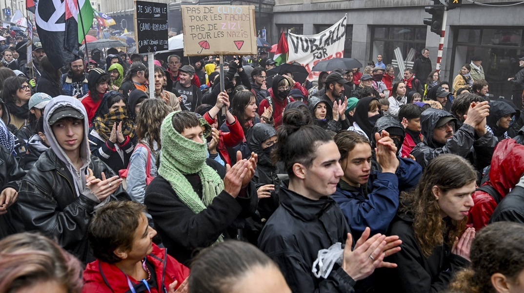 Βέλγιο: Πλήθος κόσμου διαδήλωσε στις Βρυξέλλες κατά της ακροδεξιάς - Έφτασαν έξω από το Ευρωκοινοβούλιο