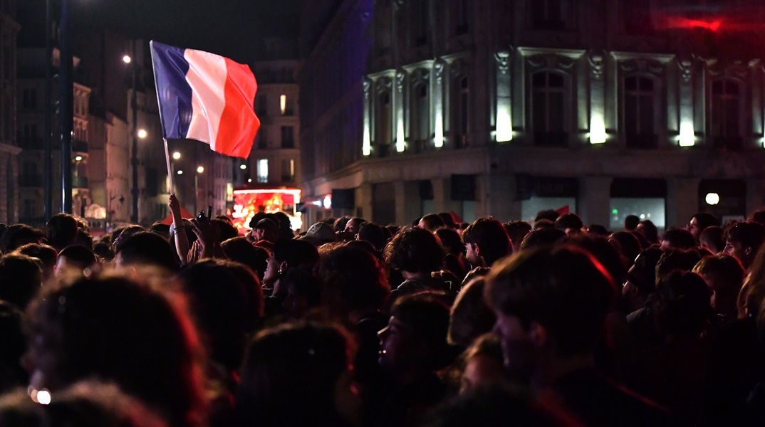 Πώς σχολιάζει ο γαλλικός και διεθνής Τύπος τον πρώτο γύρο των βουλευτικών εκλογών στη Γαλλία 