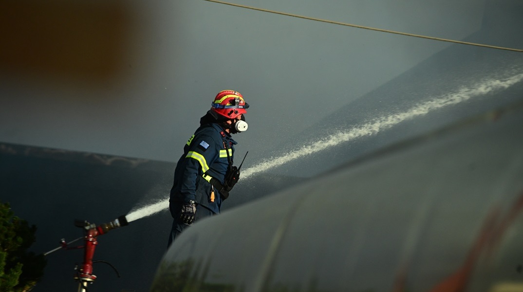 Φωτιά σε αγροτοδασική έκταση στη Λέσβο - Βρέθηκε απανθρακωμένο άτομο σε αυτοκίνητο