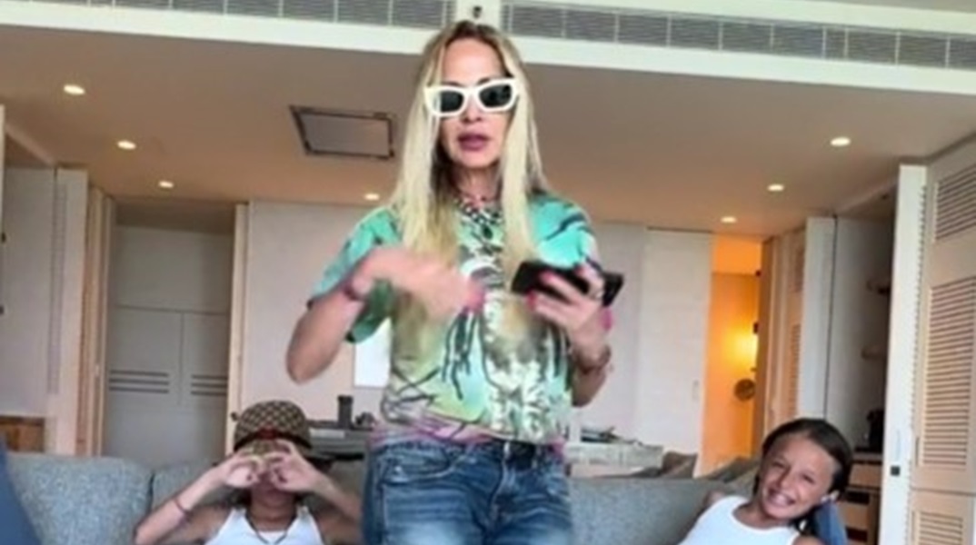 Άννα Βίσση: Χορεύει με τα εγγόνια της το νέο single και γίνεται viral