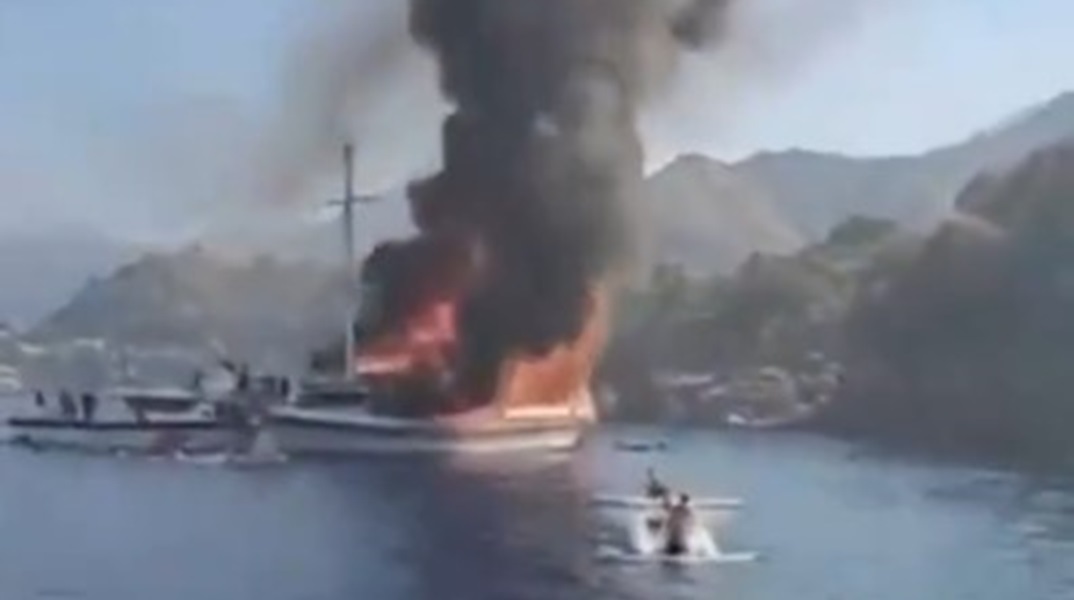 Τουρκία: Στις φλόγες τουριστικό σκάφος στον Μαρμαρά με 110 άτομα - Αγώνας για τη διάσωση των 110 επιβατών