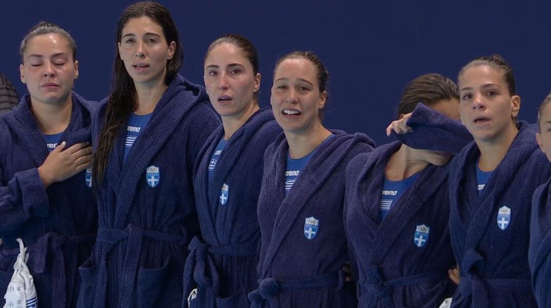 Ολυμπιακοί Αγώνες 2024: Συγκίνηση και δάκρυα στην ανάκρουση του εθνικού ύμνου από την ομάδα πόλο γυναικών