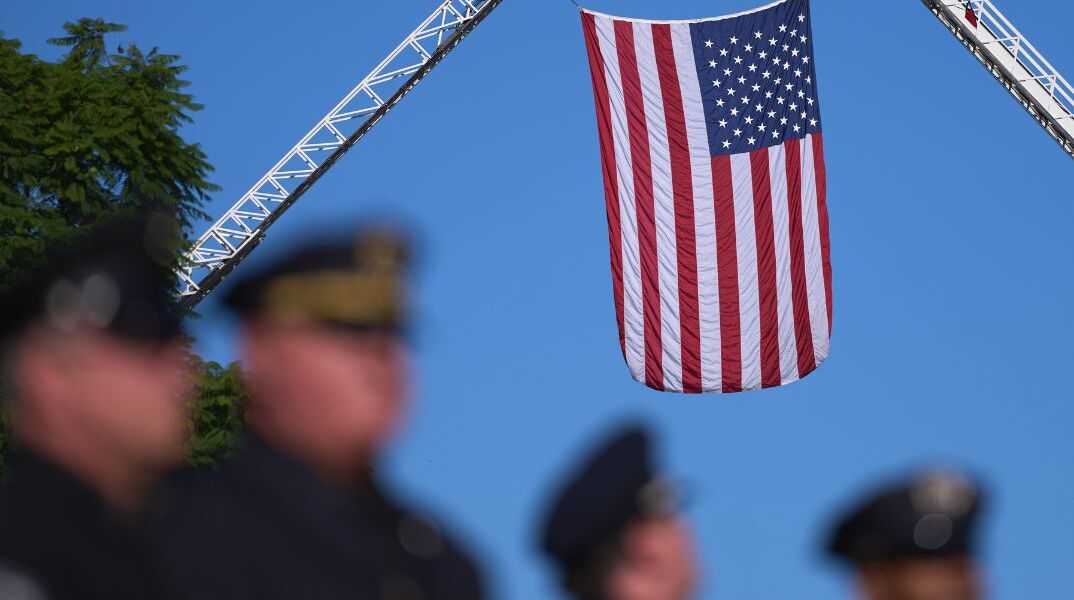 To Kογκρέσο απαιτεί από την κυβέρνηση να αγοράζει σημαίες μόνο «Μade In USA»