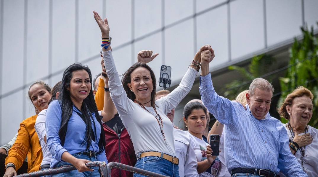 Οι δύο ηγέτες της αντιπολίτευσης, Μαρία Κορίνα Ματσάδο και Εντμούντο Γκονζάλες