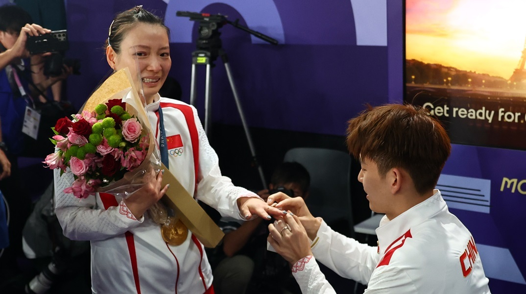 Ολυμπιακοί Αγώνες 2024: Πρώτα πήρε το χρυσό και εν συνεχεία δέχθηκε πρόταση γάμου