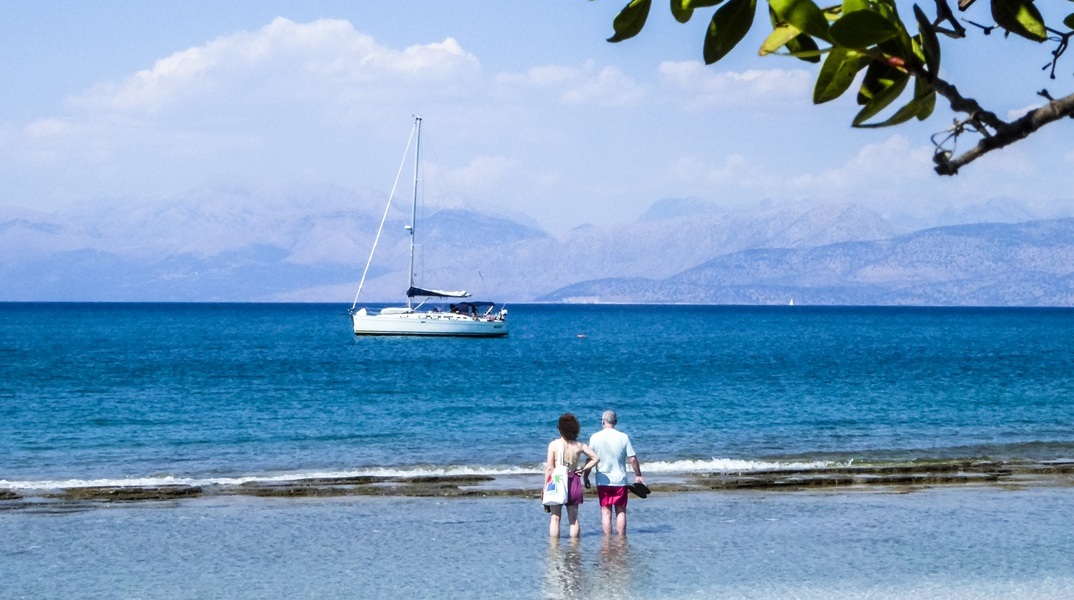 Καιρός: Θερμοκρασίες ως 38 βαθμούς την Παρασκευή - Υψηλά μποφόρ στο Αιγαίο 