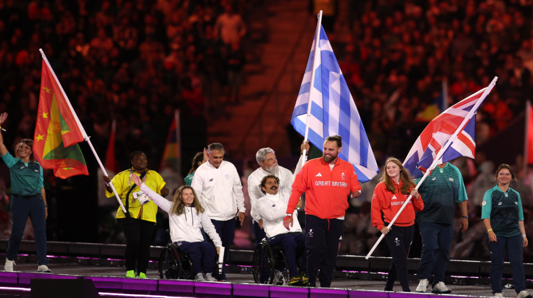 Παραολυμπιακοί Αγώνες 2024: Στον ουρανό του «Stade de France» η ελληνική σημαία απ’ την Σταματοπούλου και τον Τσαπατάκη