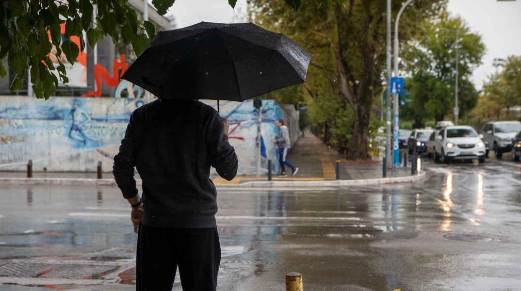 Νεφελώδης ο καιρός την Πέμπτη με βροχές και καταιγίδες