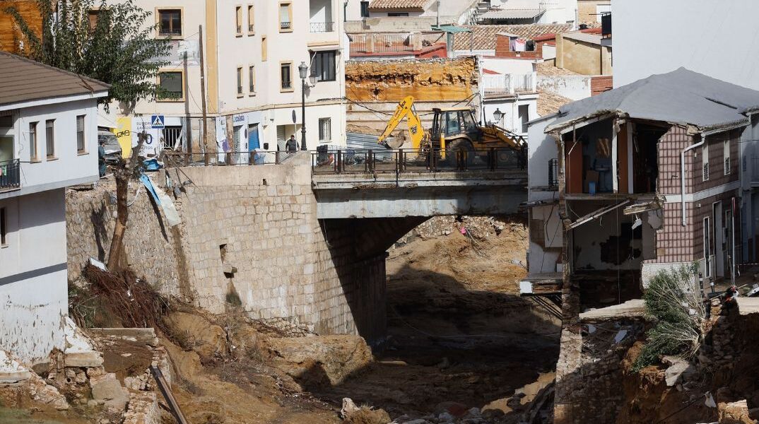 Βαλένθια: Σε τουλάχιστον 140 ανέρχεται ο αριθμός των νεκρών από τις καταστροφικές πλημμύρεςΒαλένθια: Σε τουλάχιστον 140 ανέρχεται ο αριθμός των νεκρών από τις καταστροφικές πλημμύρες