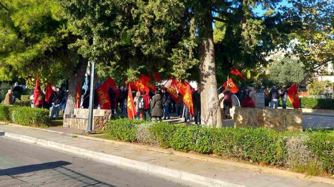 Η Πρεσβεία της Ουκρανίας καταγγέλλει το ΚΚΕ για βία και διατάραξη εκδήλωσης