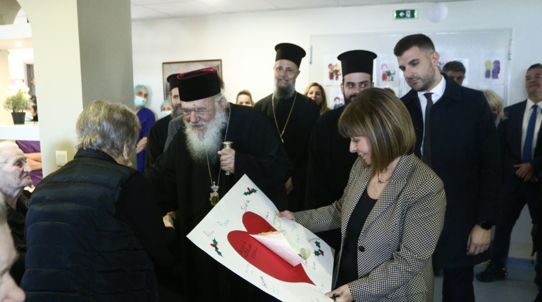 Η Κατερίνα Σακελλαροπούλου επισκέφτηκε δομές της Ιεράς Αρχιεπισκοπής Αθηνών