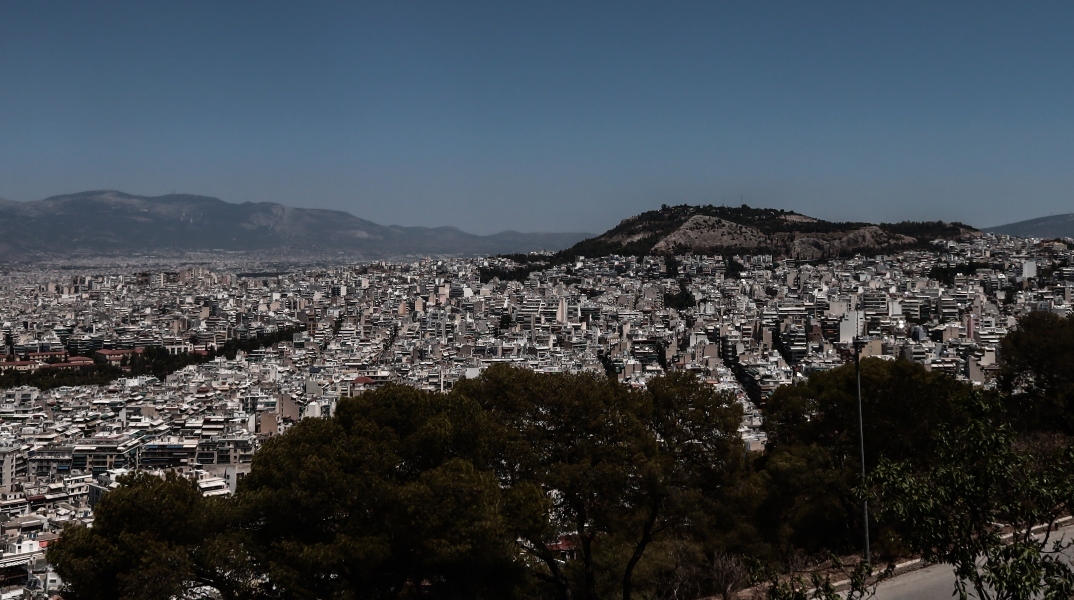 Αθηνα, πολυκατοικιες, δασος