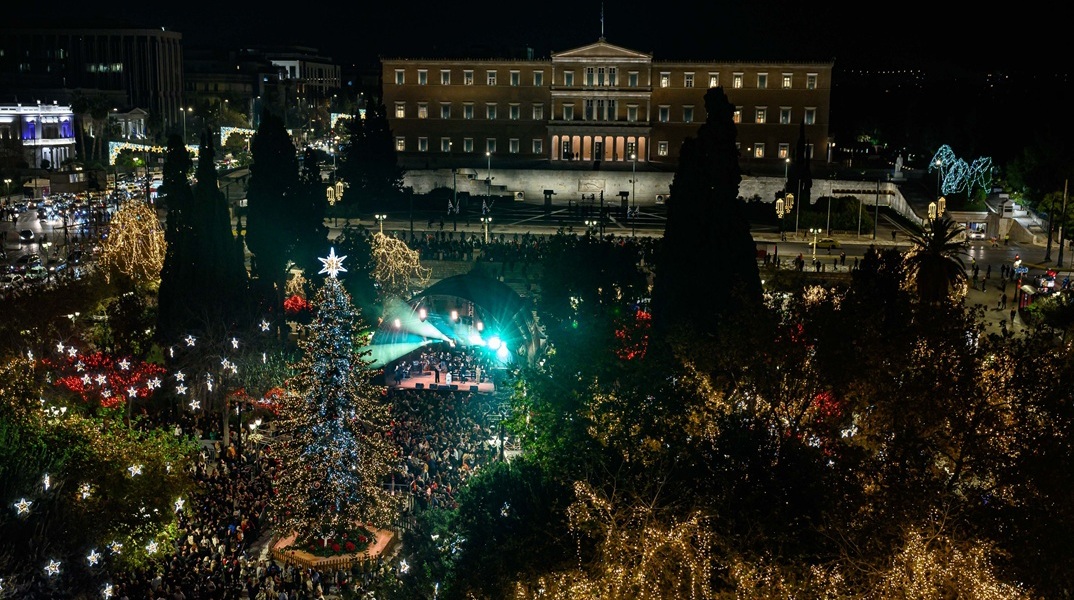 Με την «Ταράτσα του Χρόνου» η Αθήνα θα υποδεχτεί στο Σύνταγμα το 2025