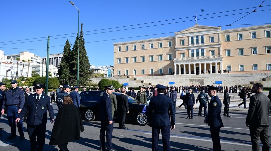 Κηδεία Κώστα Σημίτη: Αποκαταστάθηκε η κυκλοφορία στους δρόμους της Αθήνας