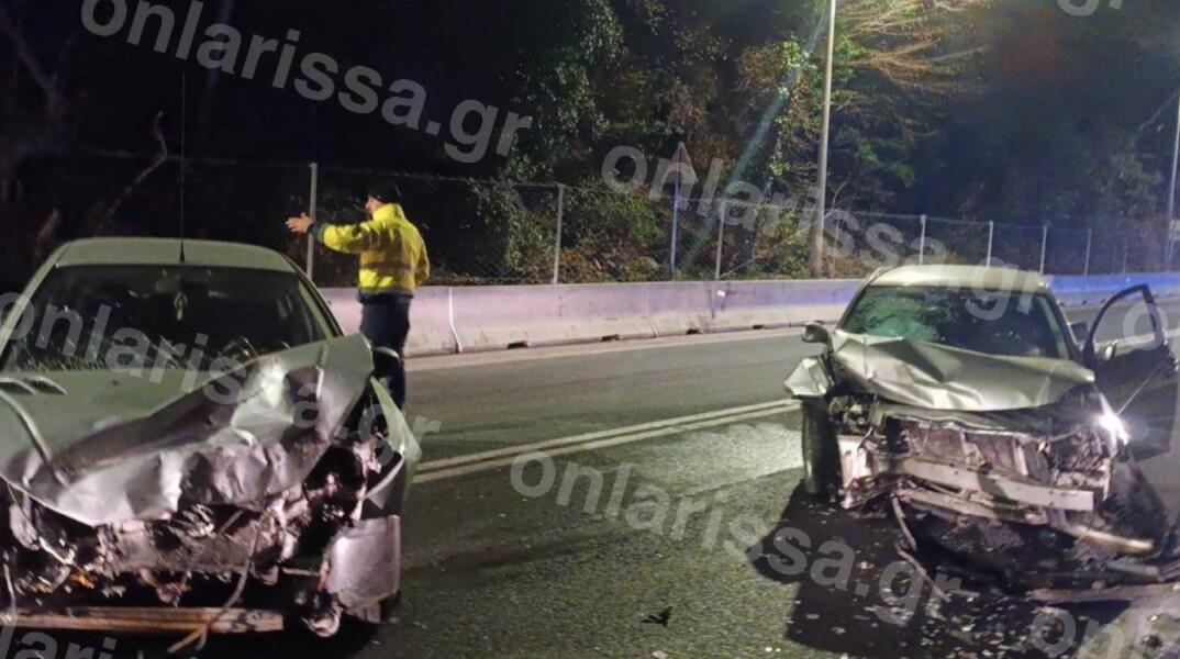 Τέμπη: Σφοδρό τροχαίο με δύο τραυματίες - Άμορφη μάζα σιδερικών δύο αυτοκίνητα