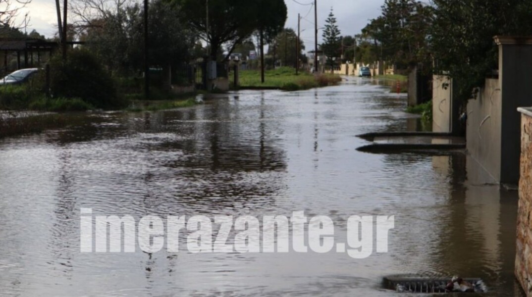 Ζάκυνθος: Προβλήματα προκάλεσε το κύμα κακοκαιρίας - Πλημμύρισε η Δημόσια Ιστορική Βιβλιοθήκη