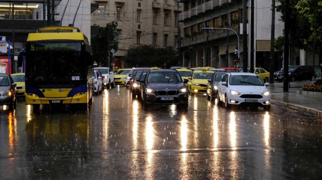 Βροχή και αυτοκίνητα