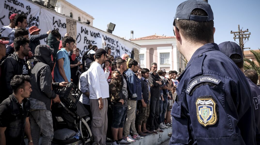 Επ’ αόριστον η μείωση του ΦΠΑ στα πέντε νησιά, επιμένει η κυβέρνηση