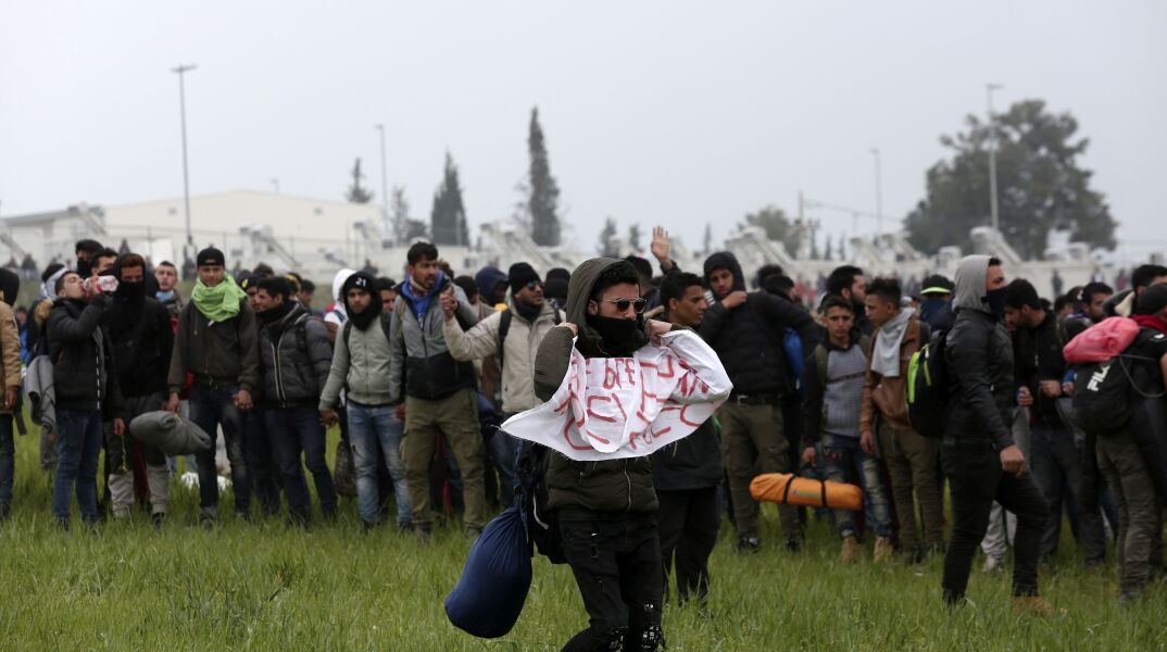 Σταδιακή αποχώρηση των προσφύγων από τα Διαβατά 