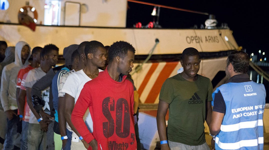 Μετανάστες στο πλοίο ισπανικής ΜΚΟ, Open Arms