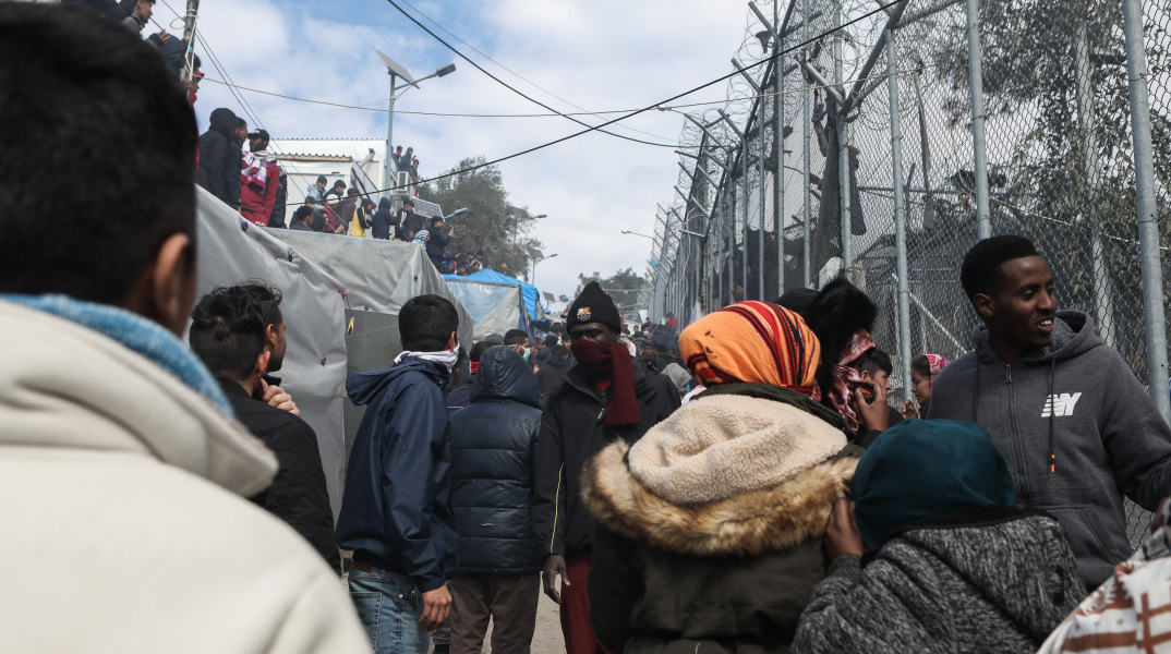 Μόρια: Διαδήλωση υπό το φόβο του κορωνοϊού 