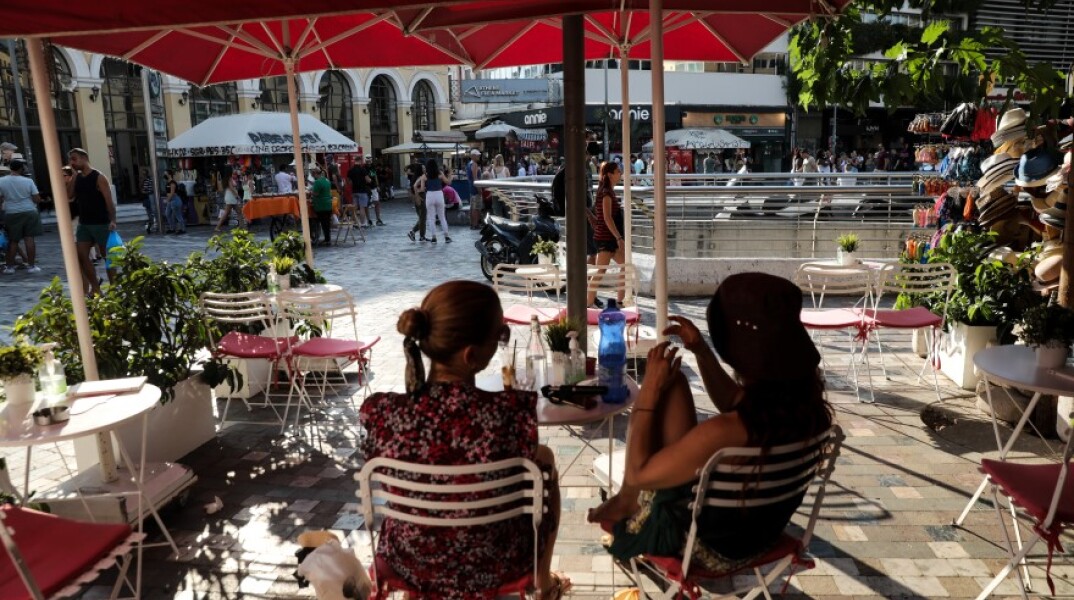 Καφετέρια στο Μοναστηράκι © EUROKINISSI