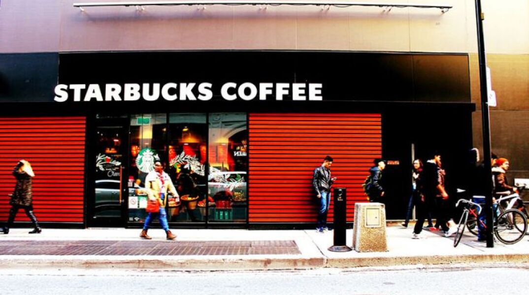 Starbucks © StockSnap/Pixabay  