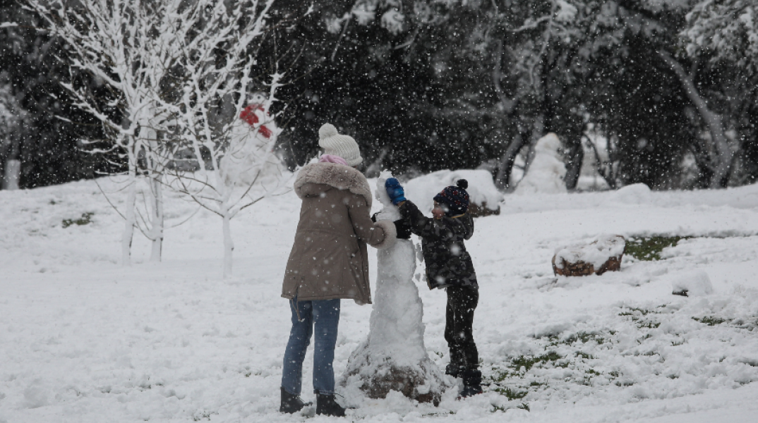 Χιονάνθρωπος στην Αθήνα μετά την «Μήδεια»