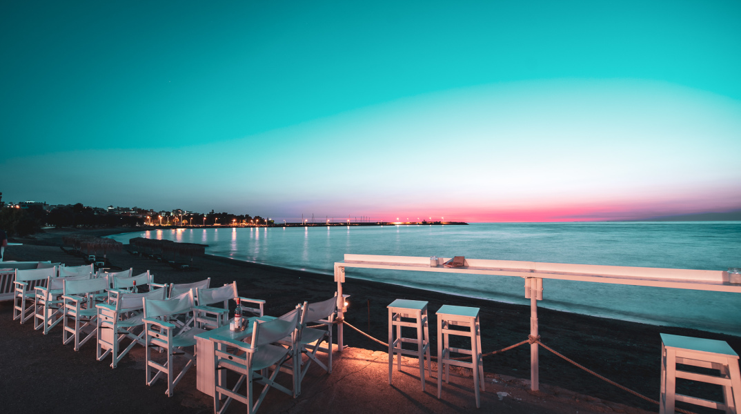 Sunset cocktail beach bar στο Λιμάνι Κυπαρισσίας: Ένας ιδανικός προορισμός για εκδρομή