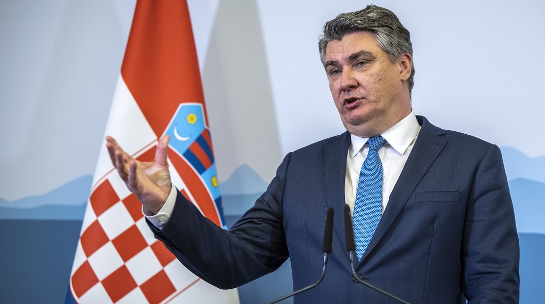 Προκαλεί και πάλι ο Κροάτης πρόεδρος: «Τους μοίρασαν στις φυλακές για να τους δείρουν και να τους βιάσουν»