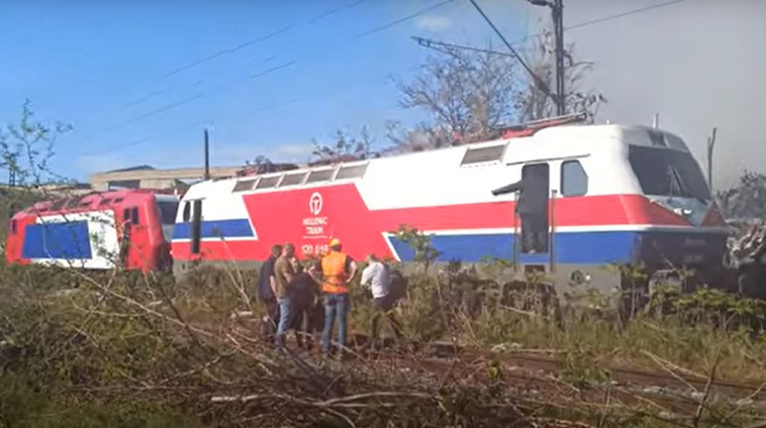 Θεσσαλονίκη: Φθορές σε τρένο της Hellenic Train από φωτιά κοντά στις γραμμές – Σώθηκαν τελευταία στιγμή οι μηχανοδηγοί.