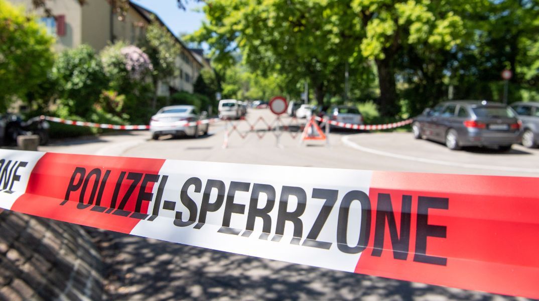 Αιματηρό επεισόδιο στην Ελβετία: Πολλοί τραυματίες από επίθεση με μαχαίρι διακομίστηκαν σε νοσοκομεία - Συναγερμός στις Αρχές. 