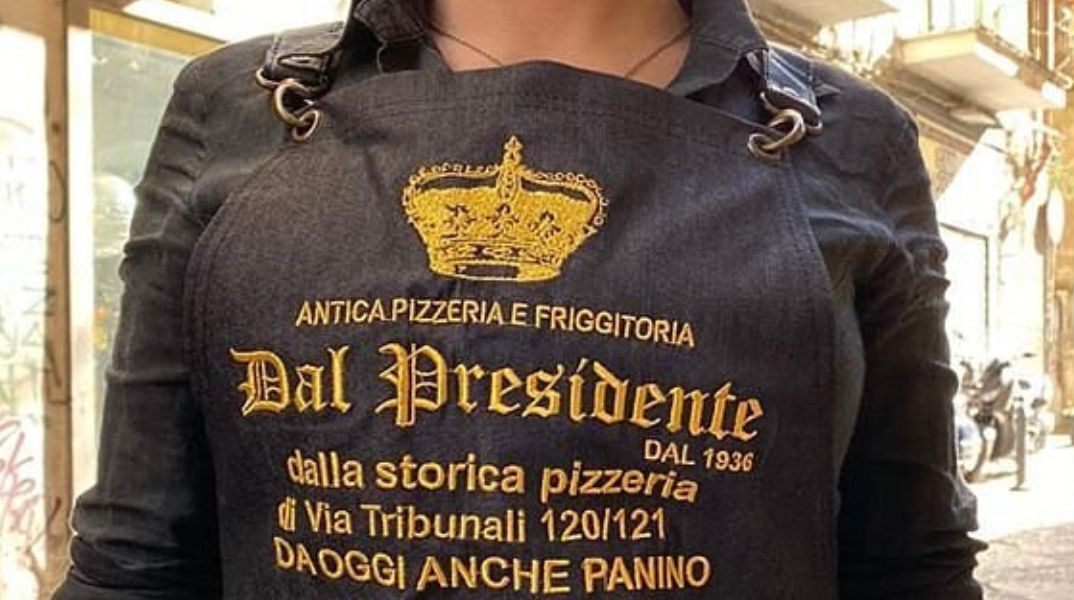 Ιταλία: Κατασχέθηκε από την αστυνομία μια από τις γνωστότερες πιτσαρίες της Νάπολης, ο ιδιοκτήτης της οποίας είχε φτιάξει πίτσα στον Μπιλ Κλίντον.