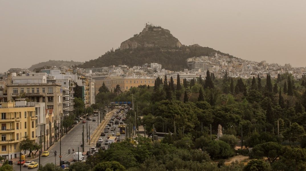 Αφρικανική σκόνη στο κέντρο της Αθήνας