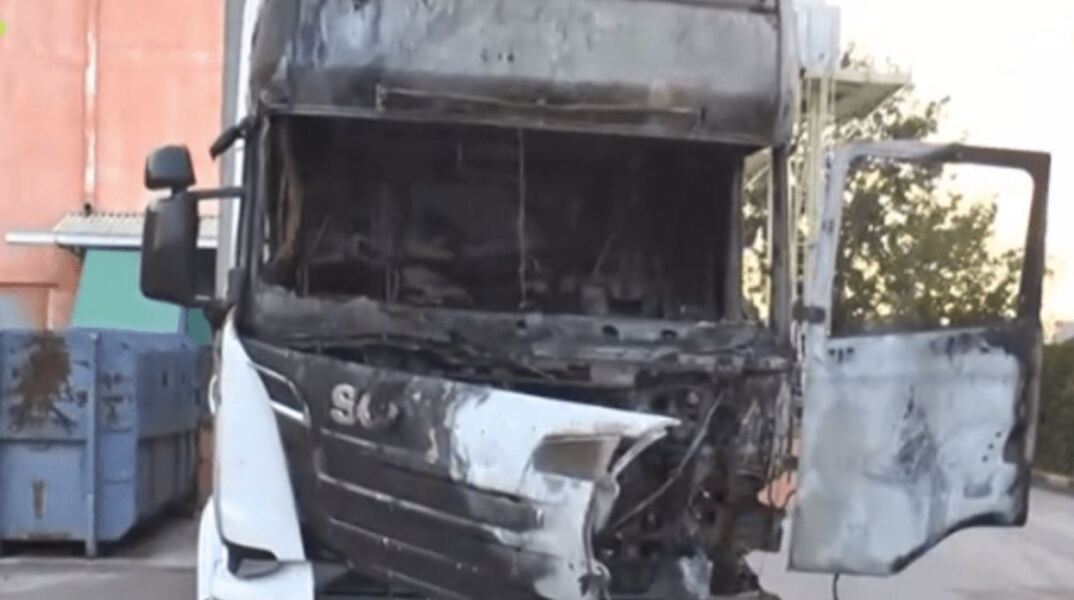 Θεσσαλονίκη: Φωτιά σε φορτηγό στο Ωραιόκαστρο