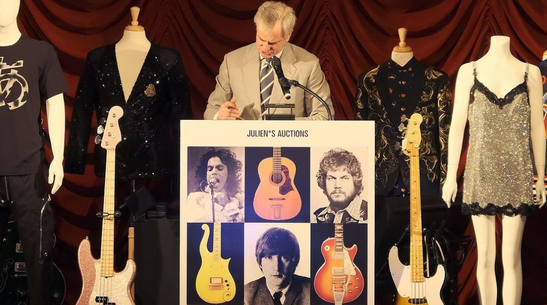 Τζον Λένον: Έσπασε το ρεκόρ δημοπρασιών των Beatles η κιθάρα του από το άλμπουμ «Help!» - Πωλήθηκε στην τιμή των 2,9 εκατομμυρίων δολαρίων.