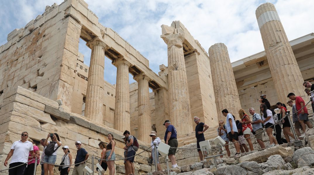 mAiGreece: Πρεμιέρα για τη νέα ψηφιακή εφαρμογή με τη χρήση τεχνητής νοημοσύνης - Απευθύνεται σε ξένους τουρίστες και Έλληνες ταξιδιώτες.