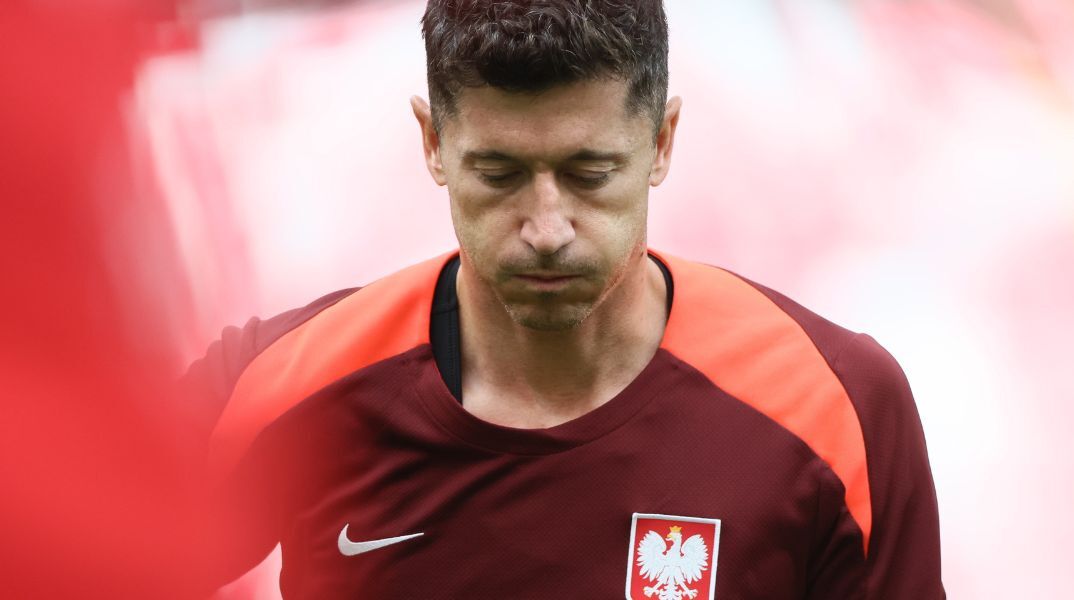 Euro 2024: Ο Ρόμπερτ Λεβαντόφσκι χάνει την πρεμιέρα της Πολωνίας στη διοργάνωση - Τραυματίστηκε σε φιλικό και θα λείψει από το ματς με την Ολλανδία.