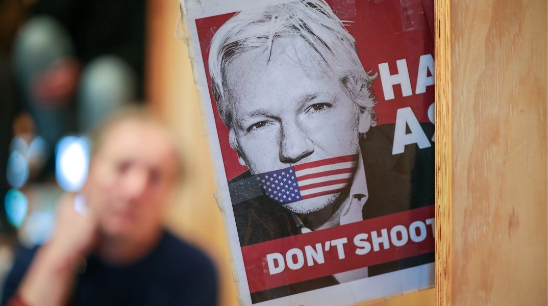 Τζούλιαν Ασάνζ: Η έφεση του ιδρυτή του WikiLeaks κατά της έκδοσής του στις ΗΠΑ θα εξεταστεί τον επόμενο μήνα - Κατηγορείται για τη διαρροή απόρρητων εγγράφων.