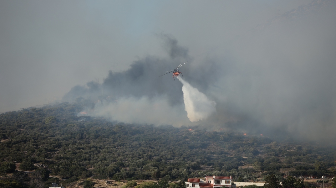 Φωτιά τώρα: Η ενημέρωση της Πυροσβεστικής για τις πυρκαγιές